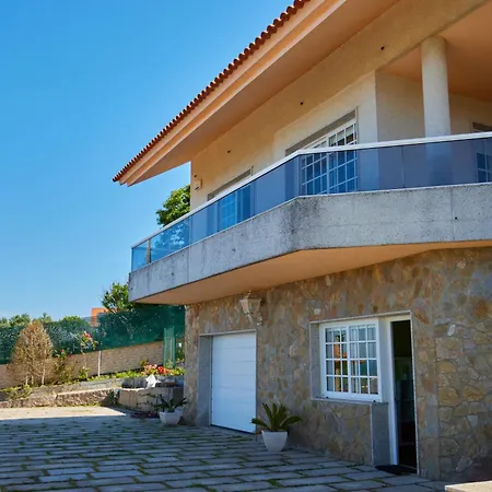 Casa Con Piscina, Vistas Y Cerca De Playas Hébergement de vacances *